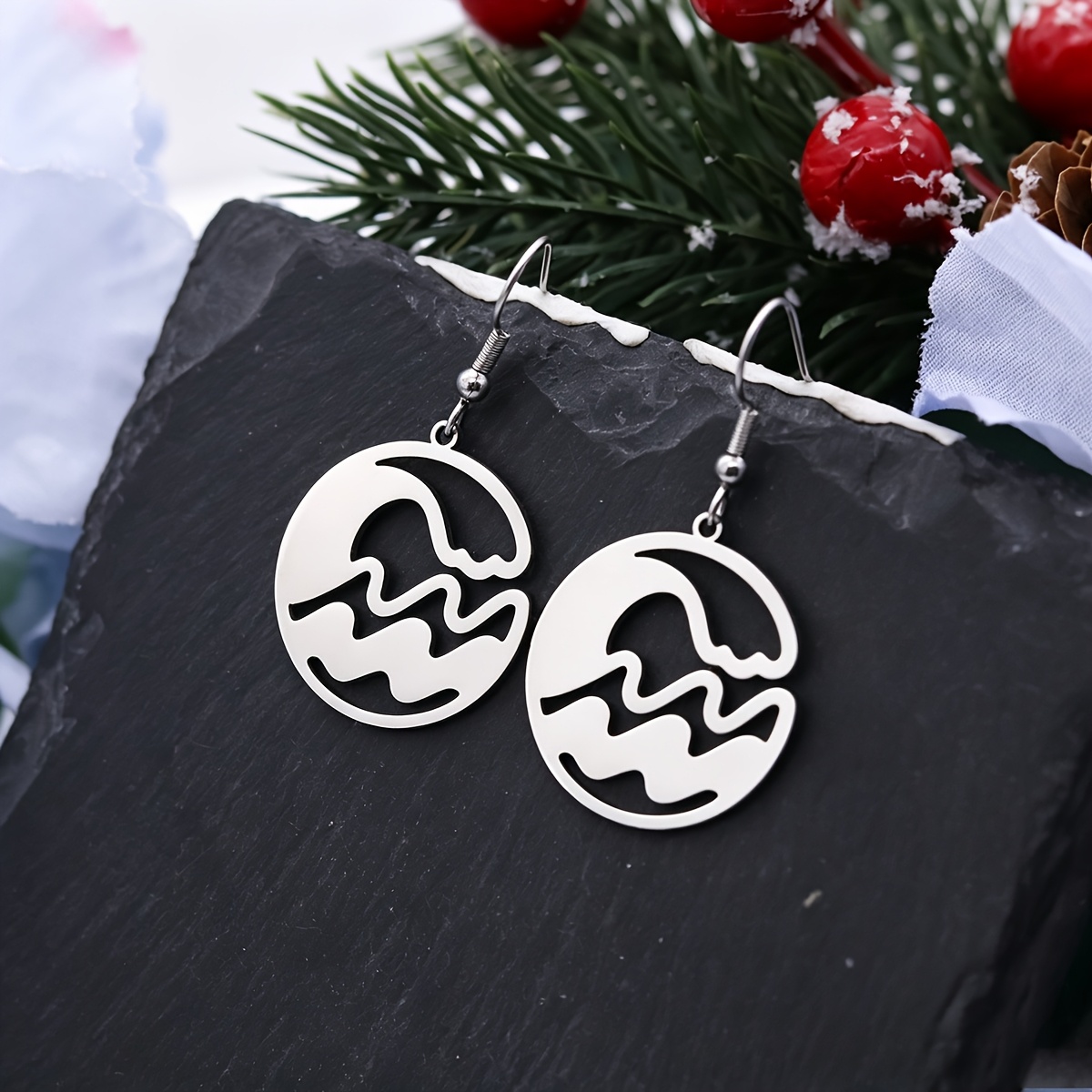 Women's Stainless Steel Round Ocean Wave Hook Drop Earrings, Beach Style